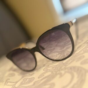 Gucci Black and Gold Sunglasses